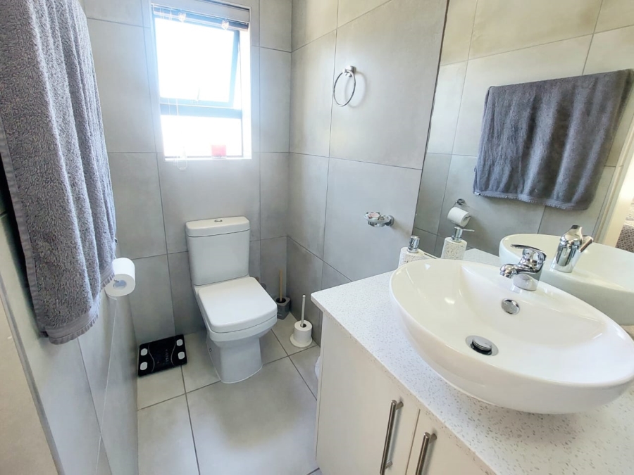 2 Bedroom Property for Sale in Island View Western Cape